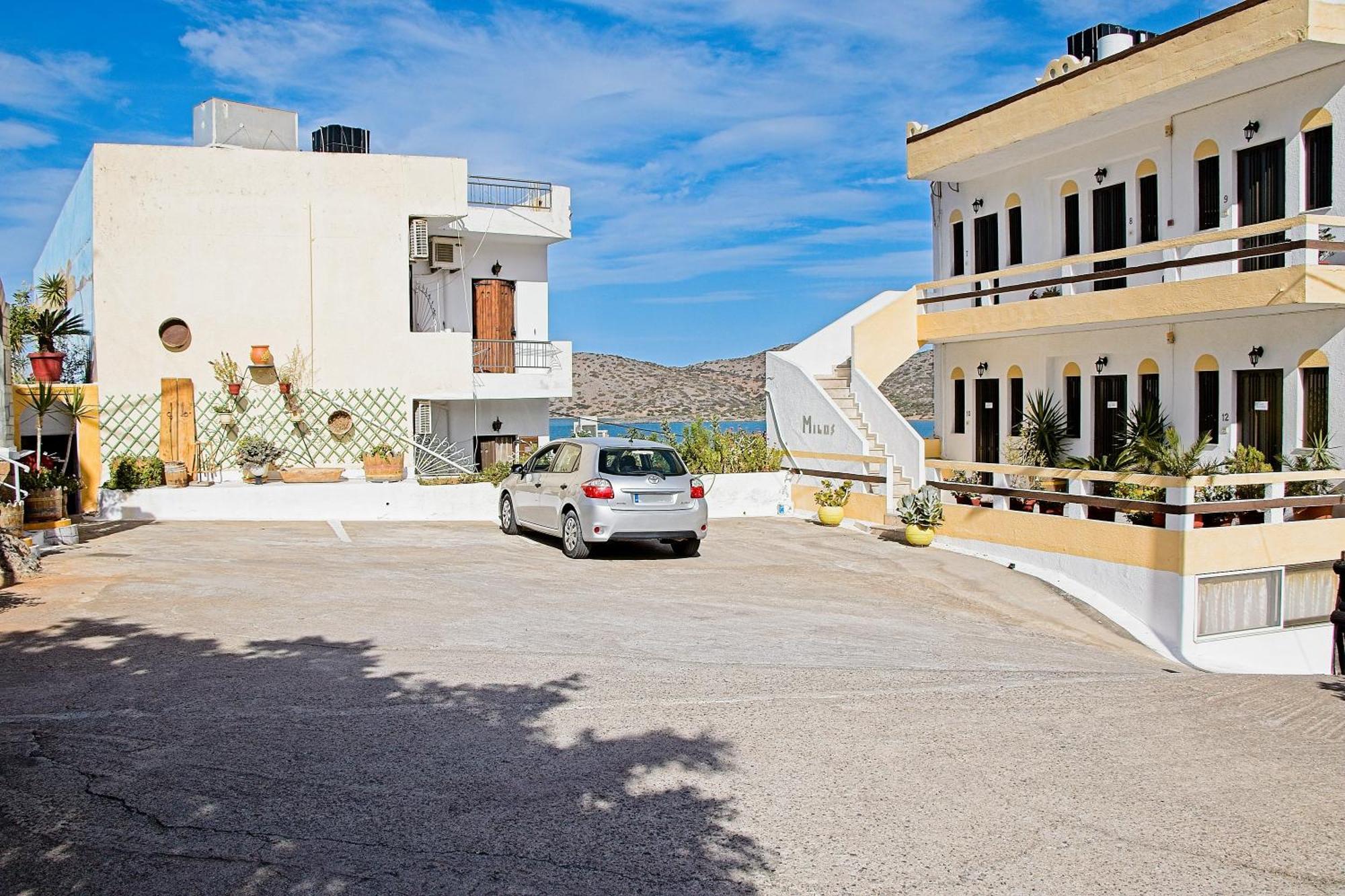 Milos Elounda
